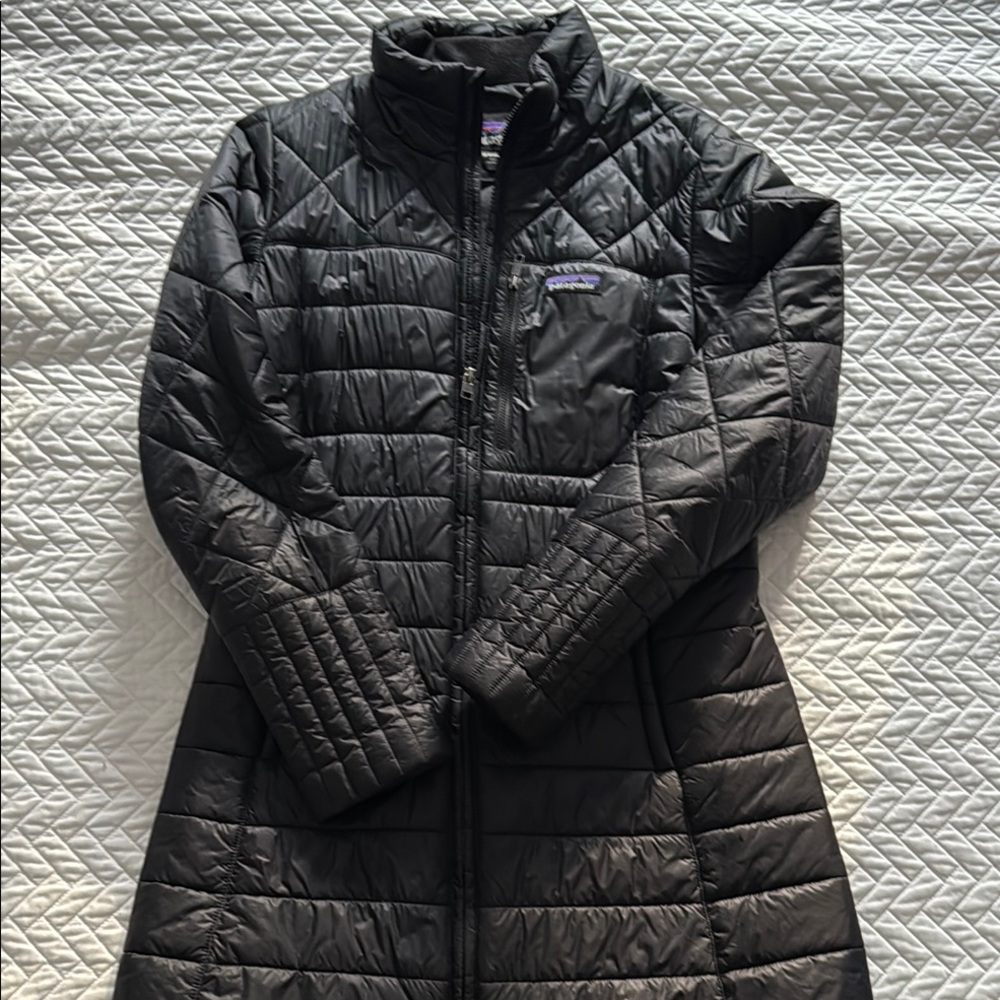 Patagonia Black Puffer Jacket with Quilted Design